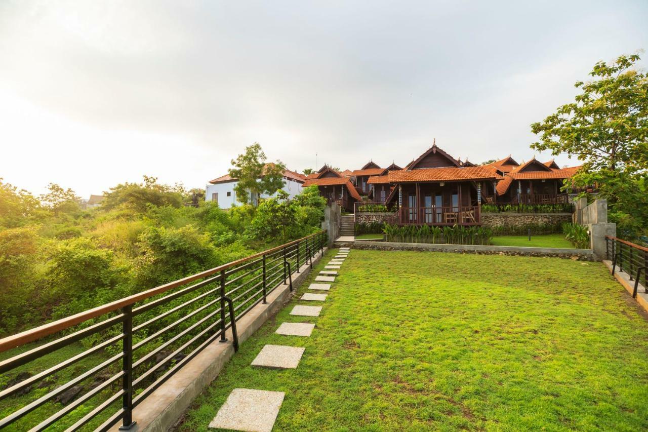 Star Semabu Resort Toyapakeh Bagian luar foto